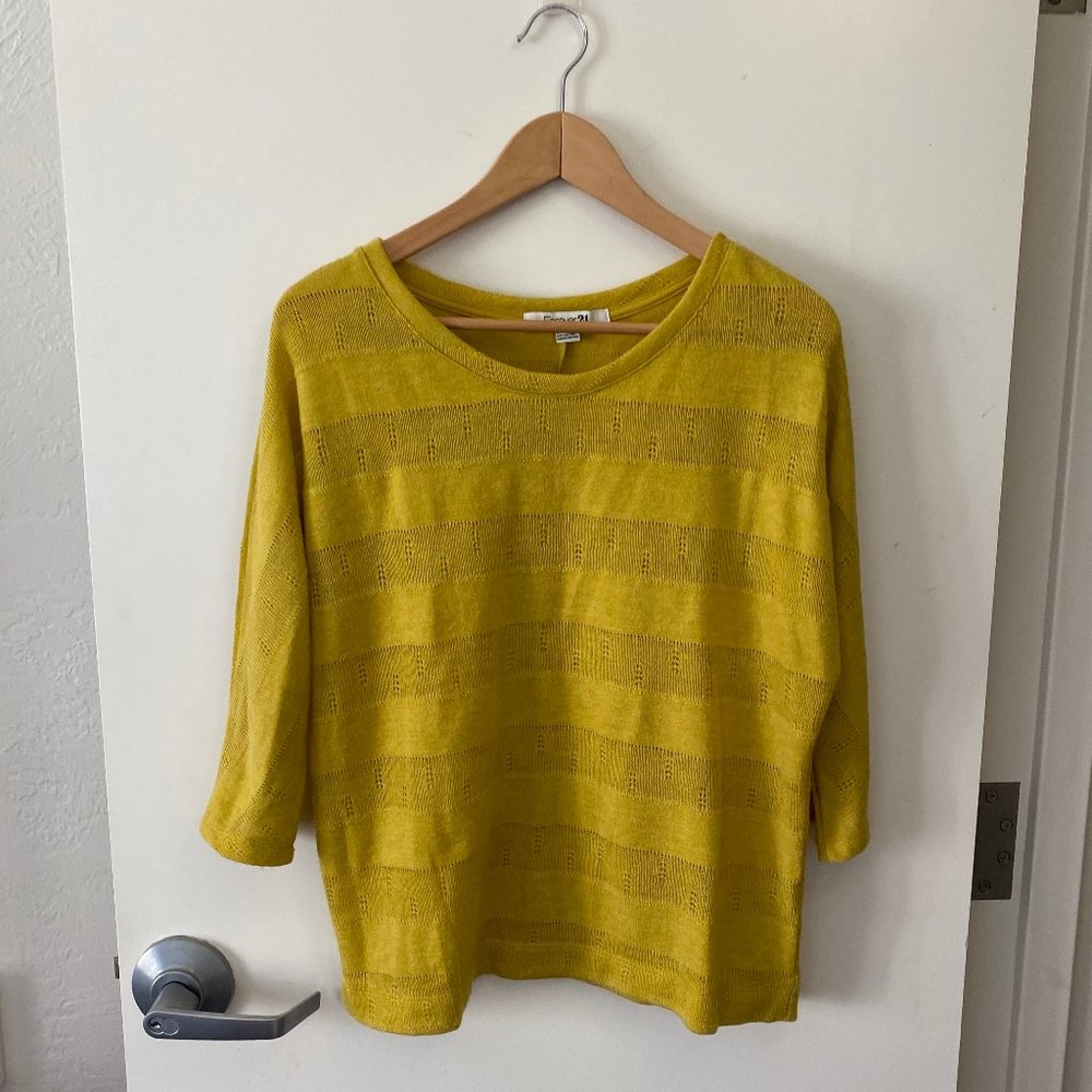EUC Forever 21 lightweight yellow gold sweater